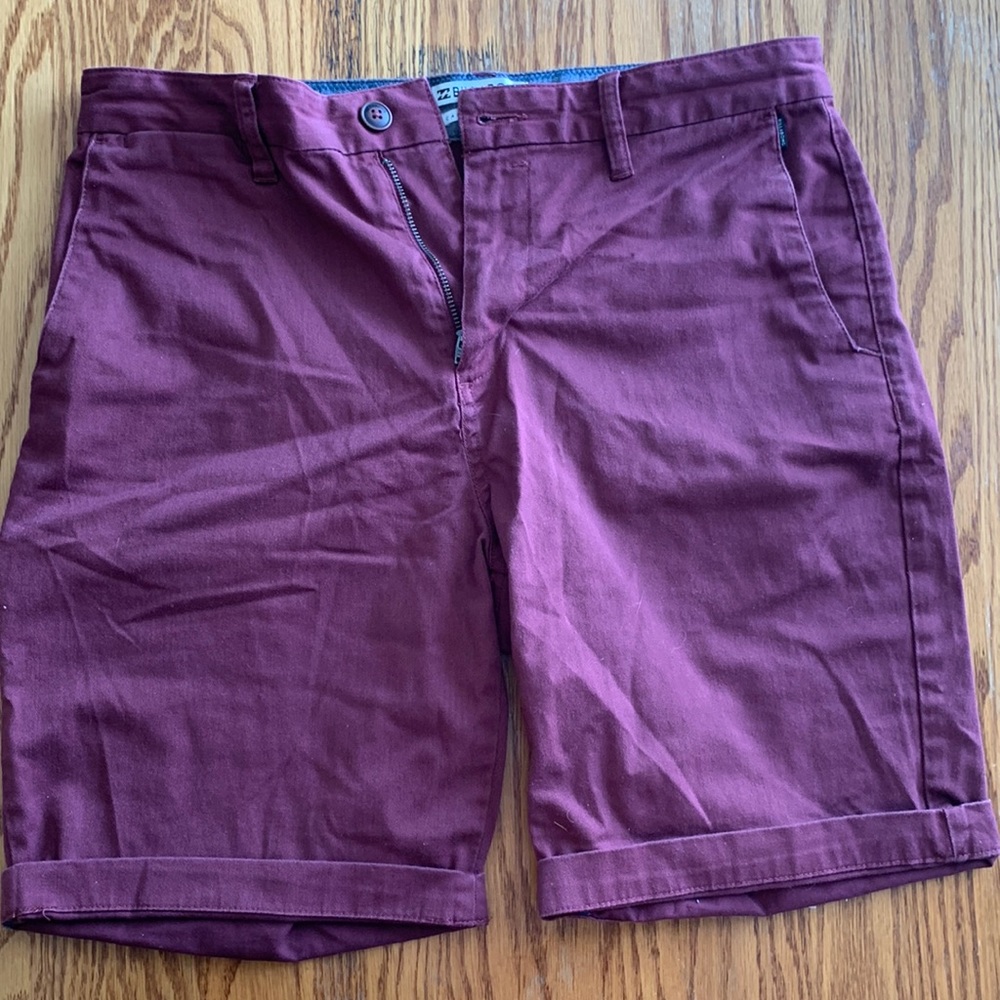 Billabong maroon shorts mens size 32